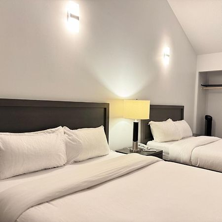 Sunshine Lodge Inn Gibsons Esterno foto