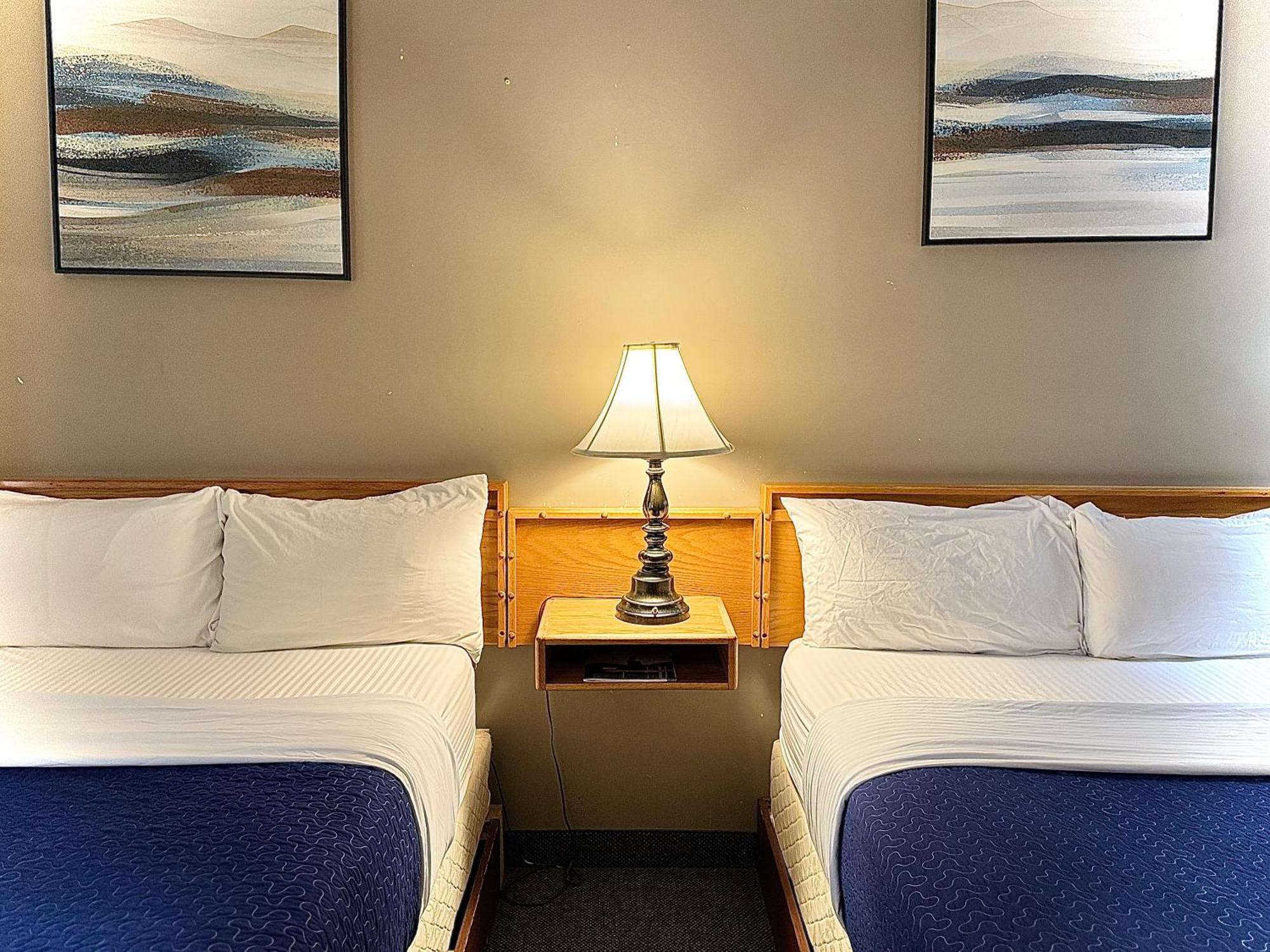 Sunshine Lodge Inn Gibsons Esterno foto