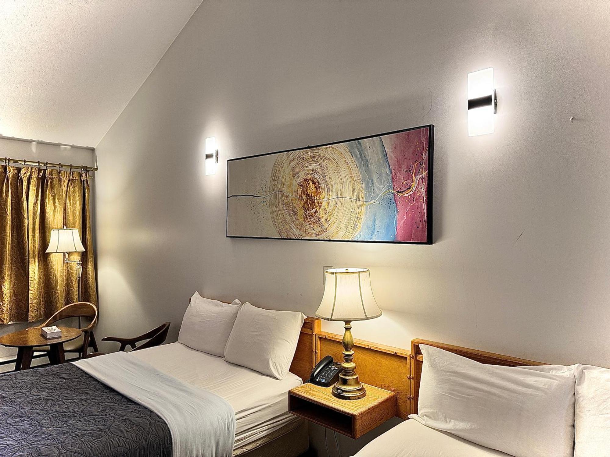 Sunshine Lodge Inn Gibsons Esterno foto