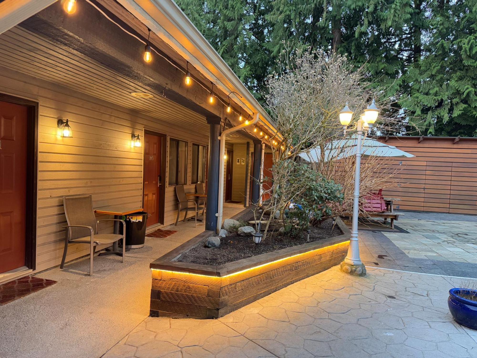 Sunshine Lodge Inn Gibsons Esterno foto
