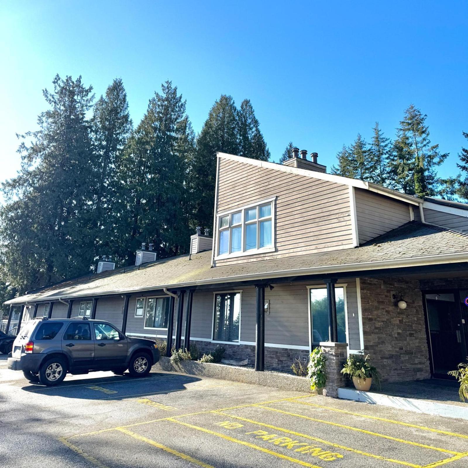 Sunshine Lodge Inn Gibsons Esterno foto