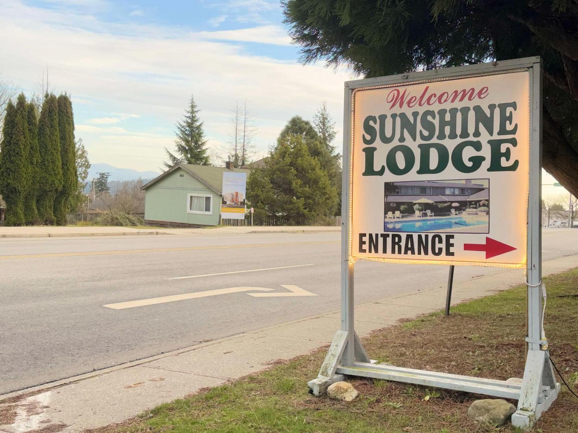 Sunshine Lodge Inn Gibsons Esterno foto