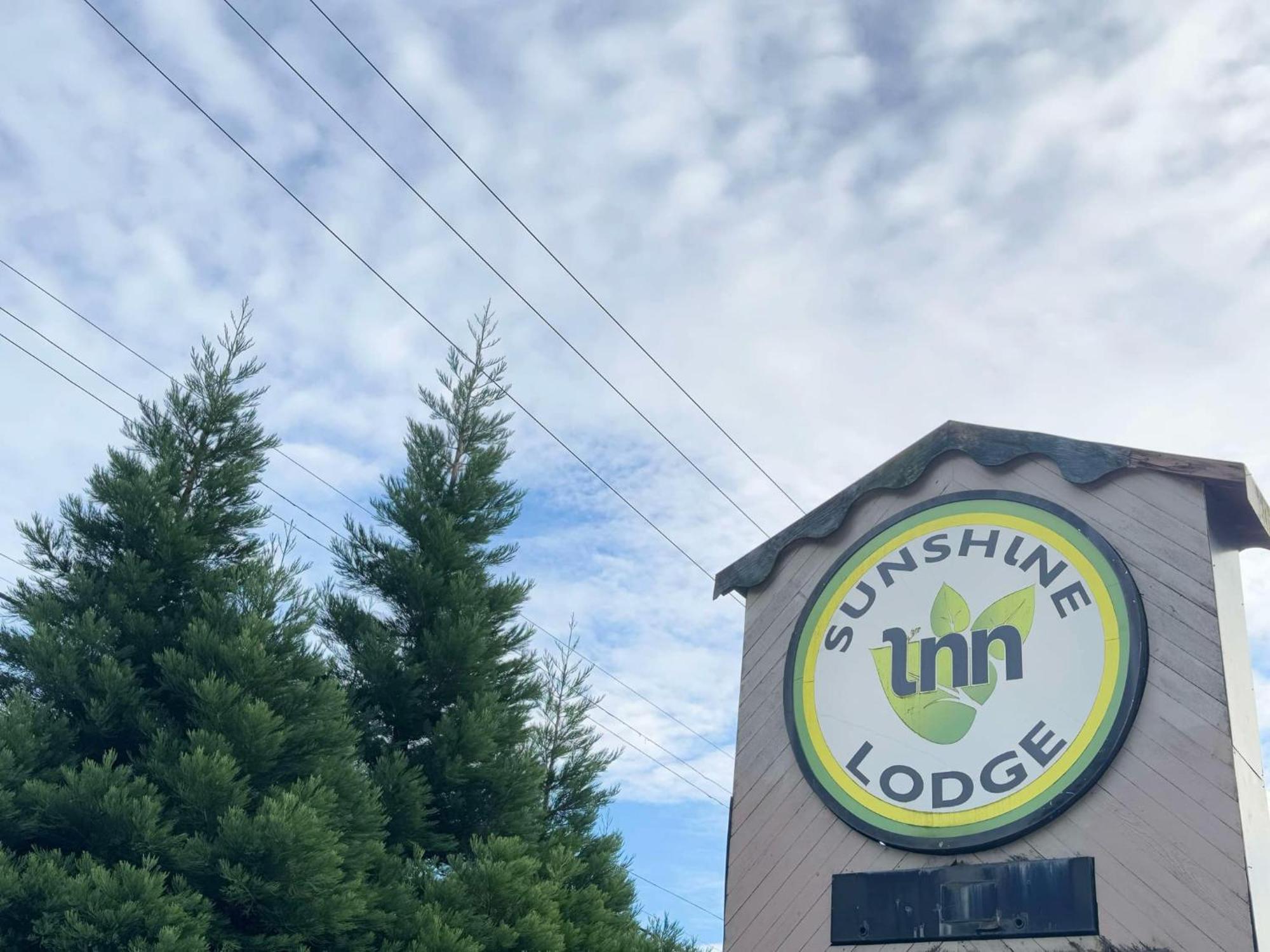 Sunshine Lodge Inn Gibsons Esterno foto